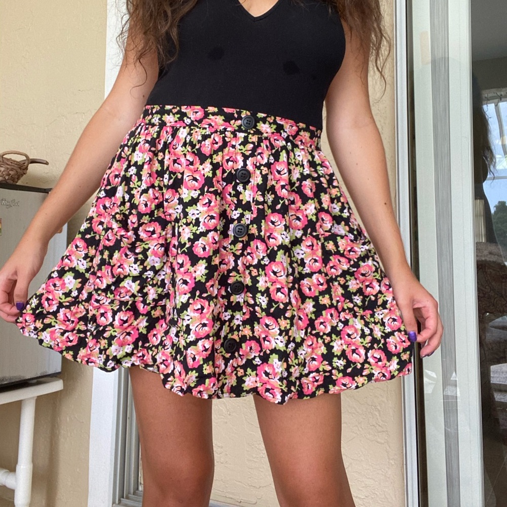 Vintage floral mini flowy skirt